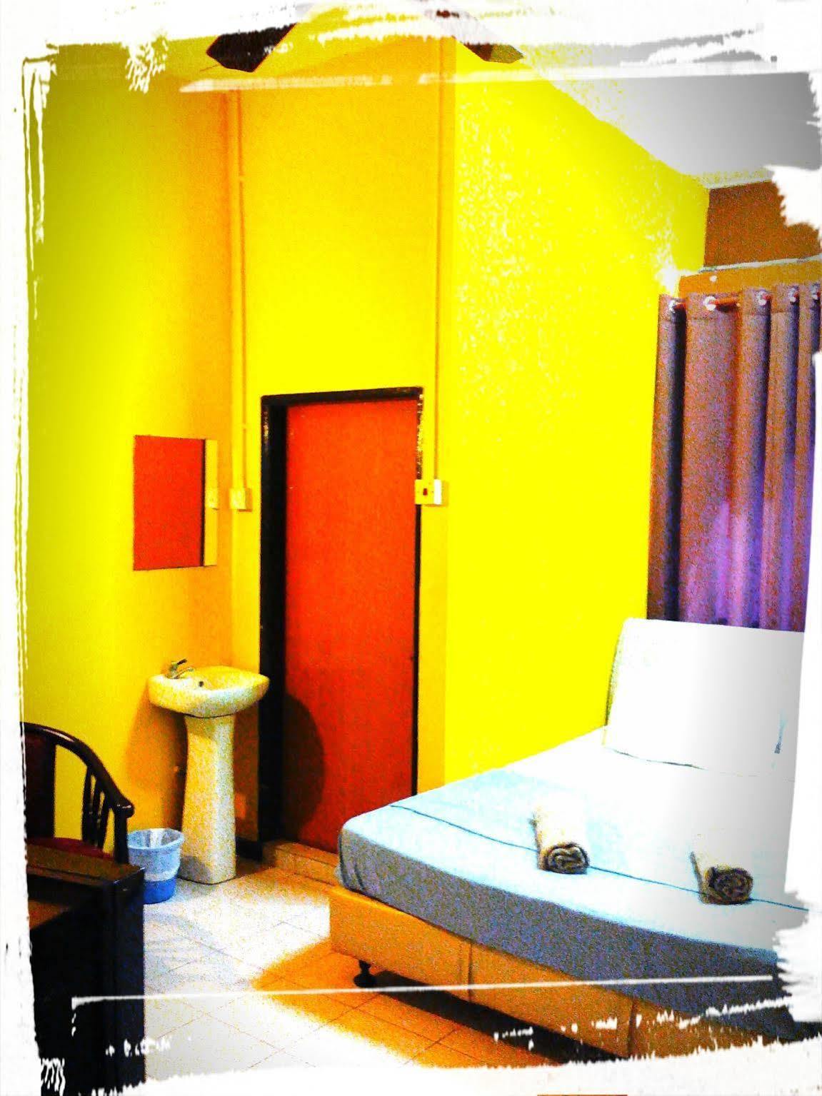 Hotel Teratai Tenang Kuala Terengganu Exterior foto